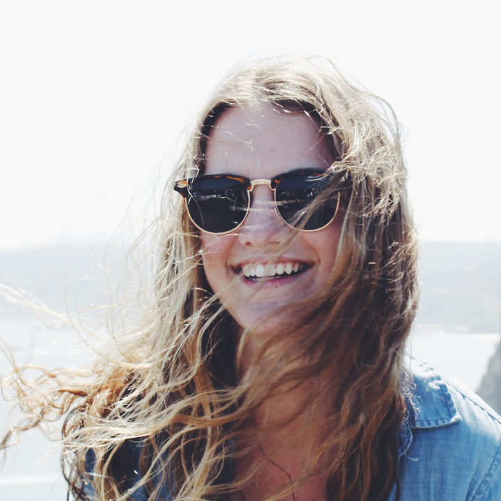 Frau mit Sonnenbrille